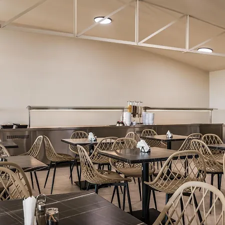 Arya فندق هانيوتي